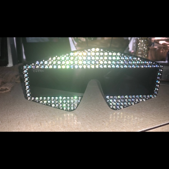 Stunning runway iridescent gucci sunglasses